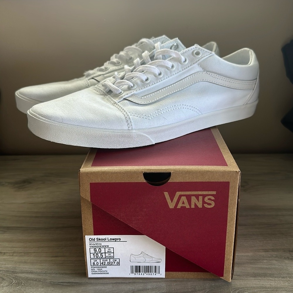 Vans Old Skool Black / White Shoes UNISEX Mens 9, Wmns 10.5